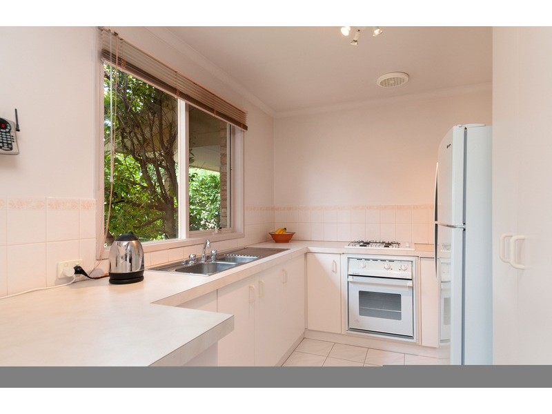 2/12 Plumer Street, Croydon VIC 3136