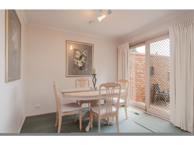 2/12 Plumer Street, Croydon VIC 3136