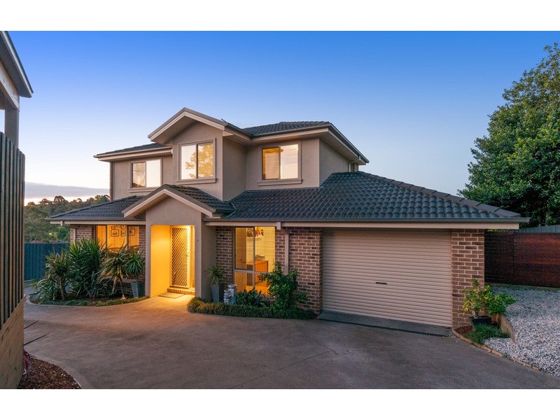 2/14 Russell Avenue, Mooroolbark VIC 3138