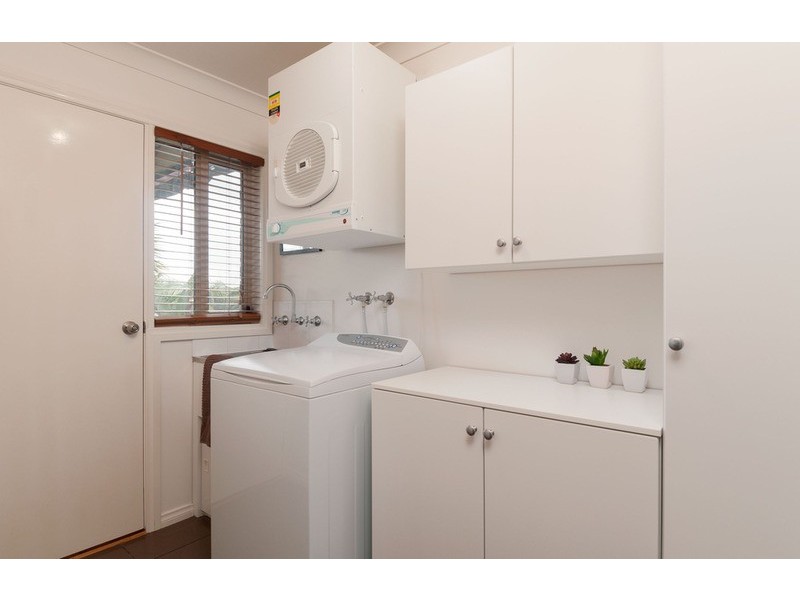 2/14 Russell Avenue, Mooroolbark VIC 3138