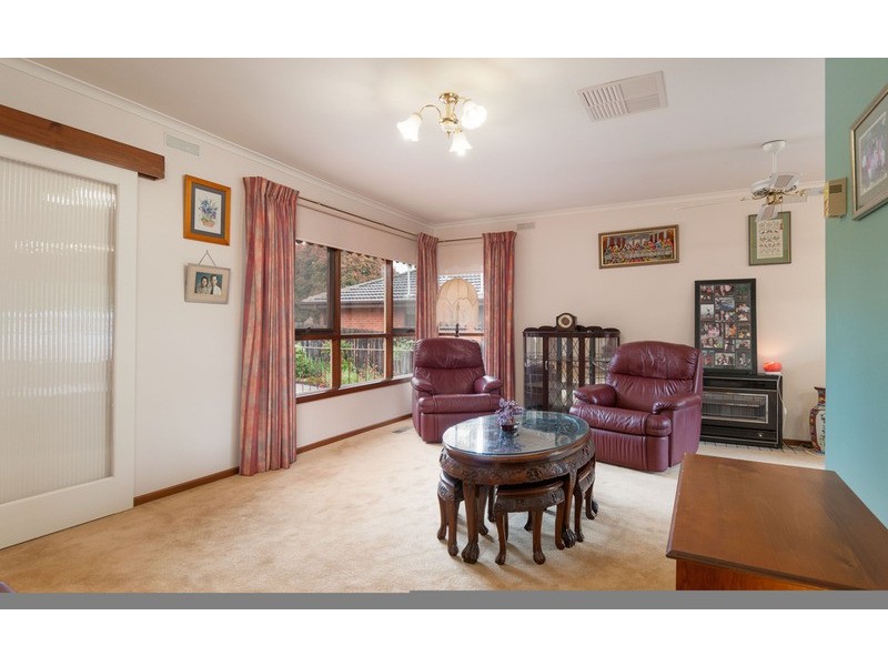 9 Myoora Drive, Mooroolbark VIC 3138