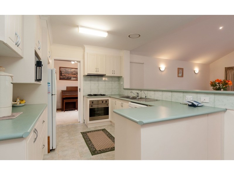 9 Myoora Drive, Mooroolbark VIC 3138