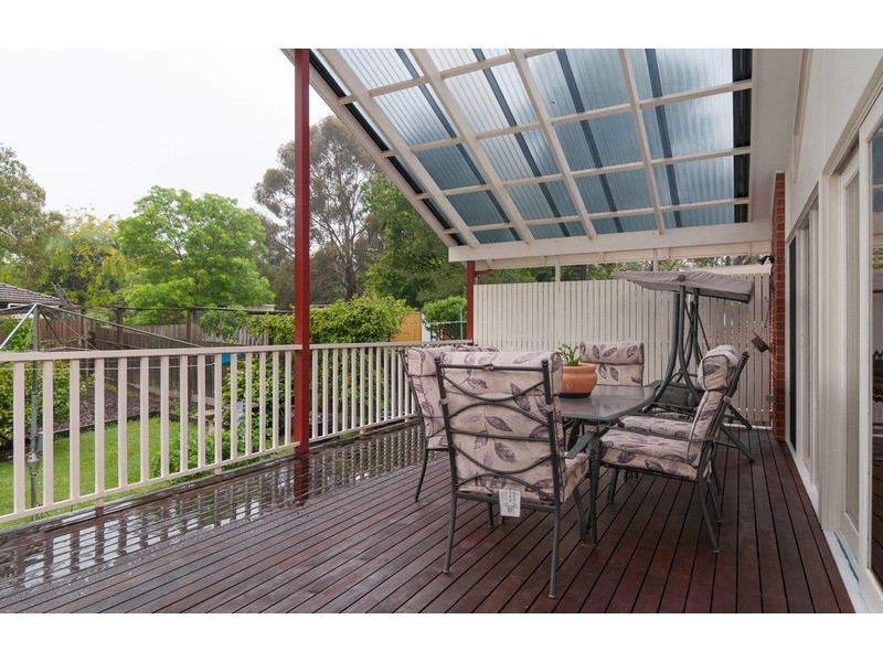 9 Myoora Drive, Mooroolbark VIC 3138