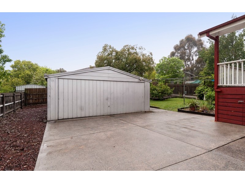 9 Myoora Drive, Mooroolbark VIC 3138