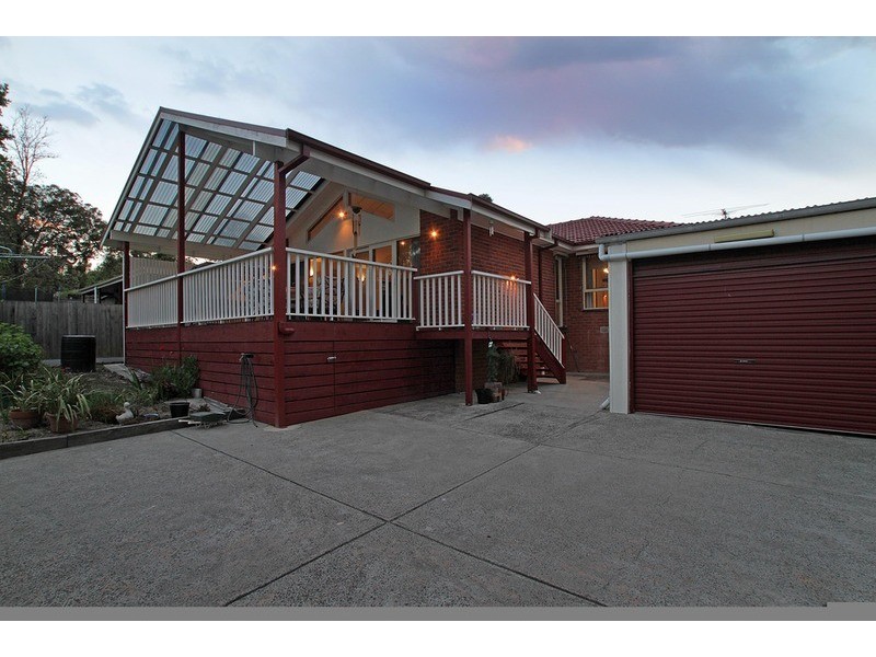 9 Myoora Drive, Mooroolbark VIC 3138