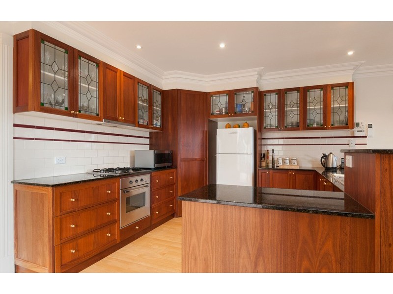 2 Paris Court, Mooroolbark VIC 3138