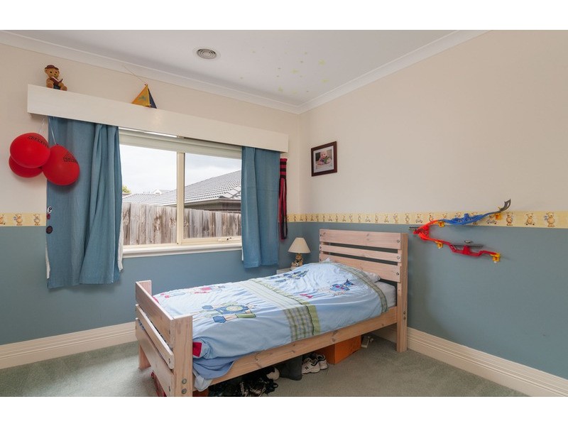 2 Paris Court, Mooroolbark VIC 3138