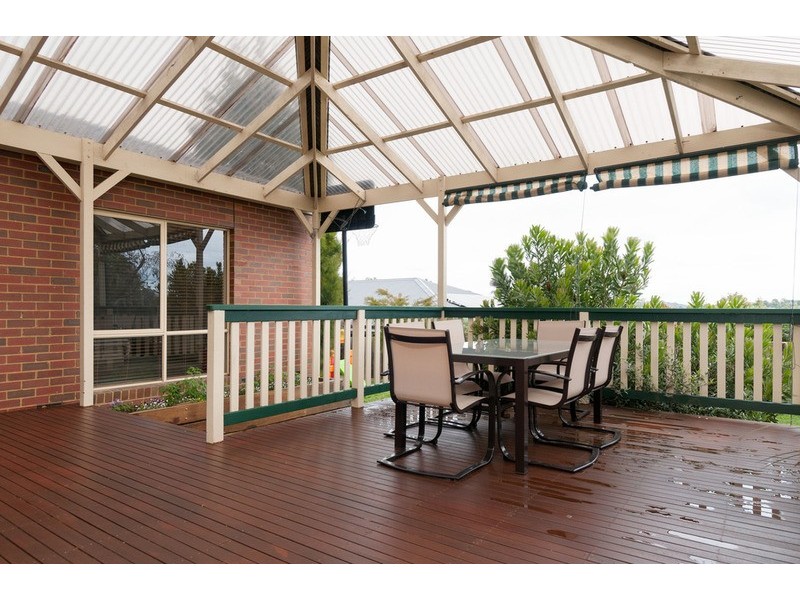 2 Paris Court, Mooroolbark VIC 3138