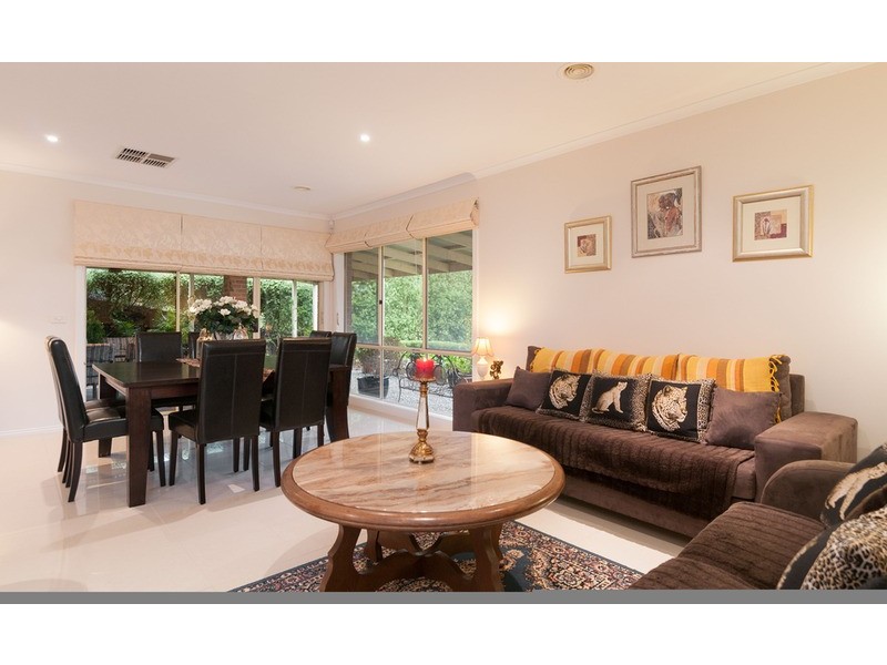 4 Valley Park Drive, Mooroolbark VIC 3138