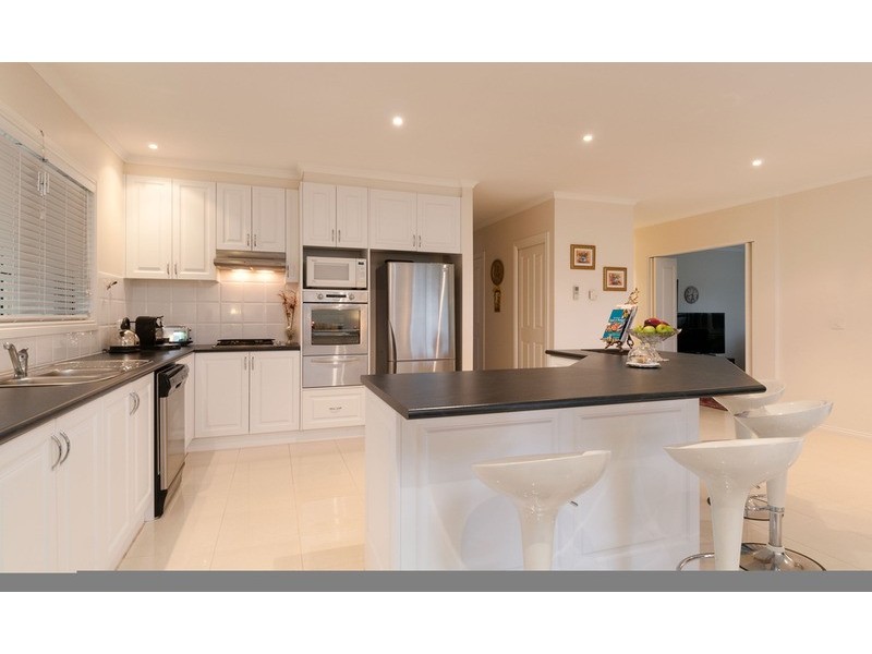 4 Valley Park Drive, Mooroolbark VIC 3138