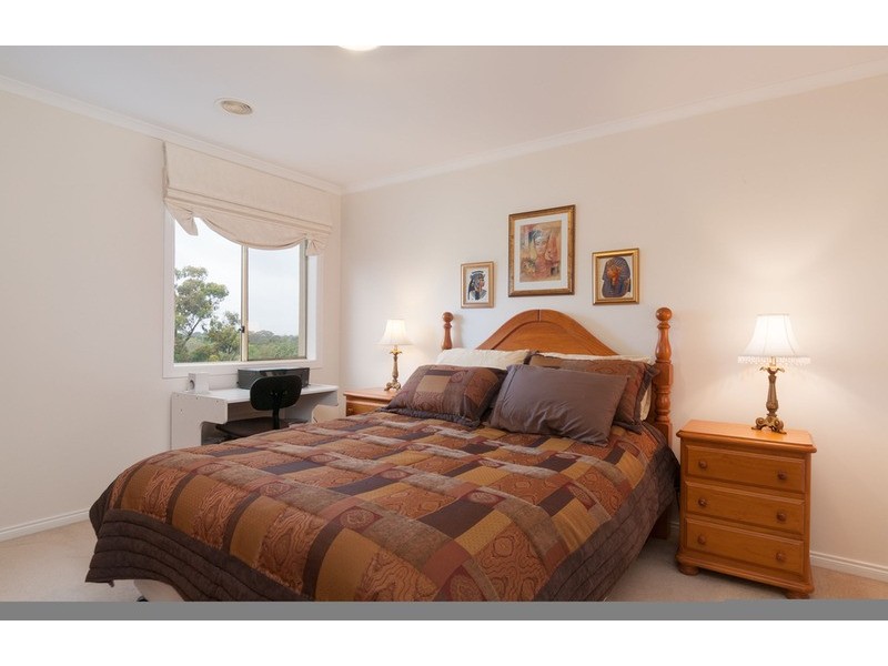 4 Valley Park Drive, Mooroolbark VIC 3138