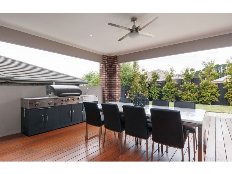 26 Kingston Way, Mooroolbark VIC 3138