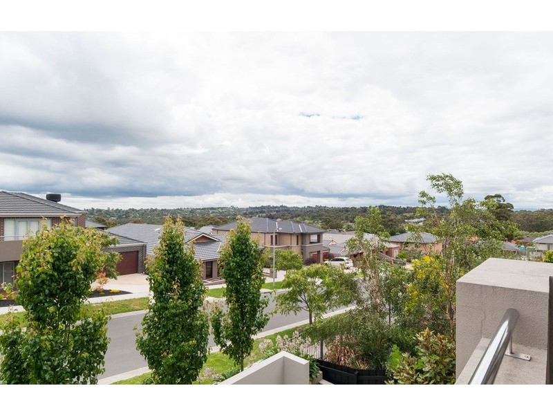 26 Kingston Way, Mooroolbark VIC 3138