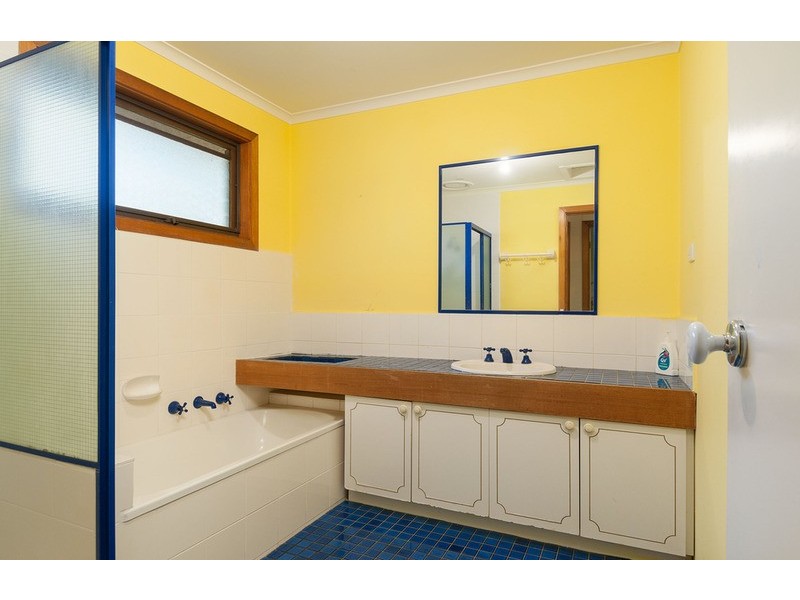 7 Chinook Crescent, Mooroolbark VIC 3138