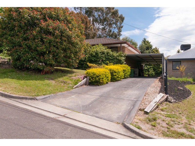 5 Maralee Drive, Mooroolbark VIC 3138