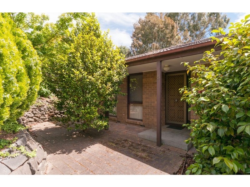 5 Maralee Drive, Mooroolbark VIC 3138
