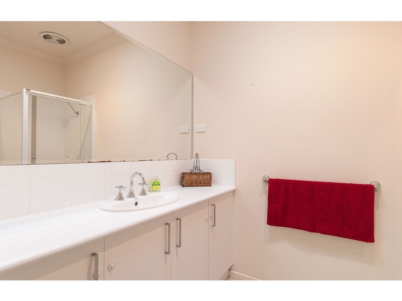 4/8-10 Wordsworth Street, Mooroolbark VIC 3138