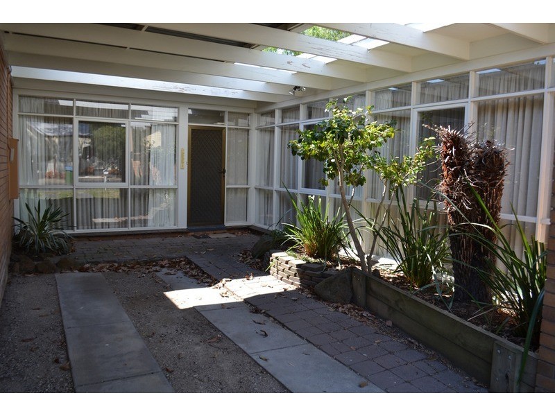 4/14 Kitchener  Road, Croydon VIC 3136