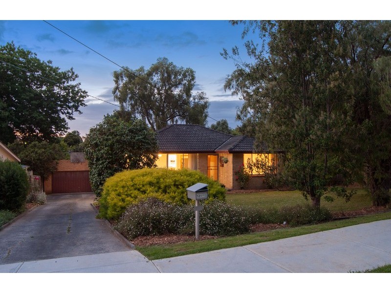 121 Pembroke Road, Mooroolbark VIC 3138