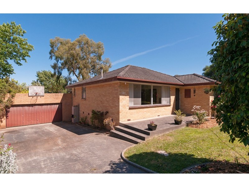 121 Pembroke Road, Mooroolbark VIC 3138
