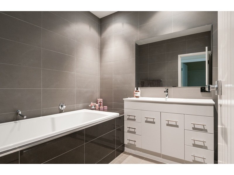 20a Lomond Avenue, Kilsyth VIC 3137