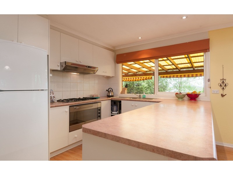 5 Tony Place, Mooroolbark VIC 3138