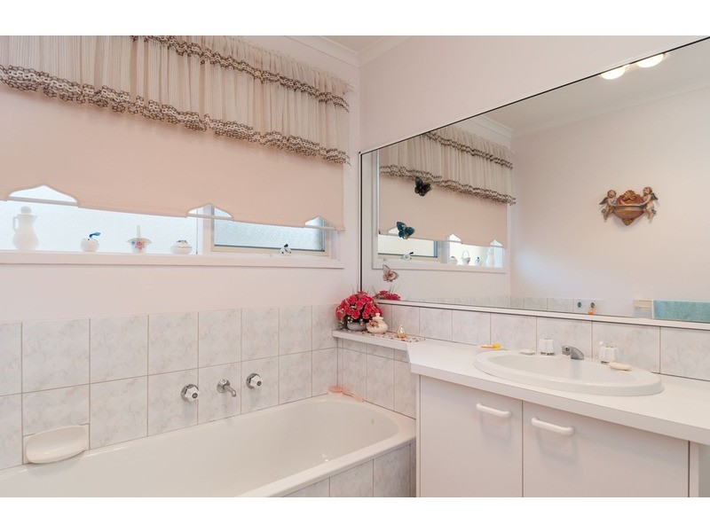 1/200 Hull Road, Mooroolbark VIC 3138
