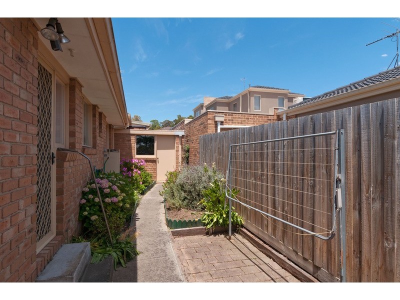 1/200 Hull Road, Mooroolbark VIC 3138
