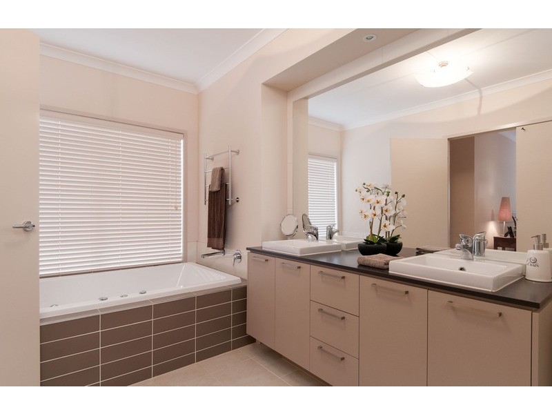 54 Larbert  Road, Mooroolbark VIC 3138