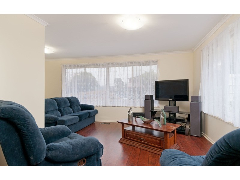 1/22 Savanna Drive, Mooroolbark VIC 3138