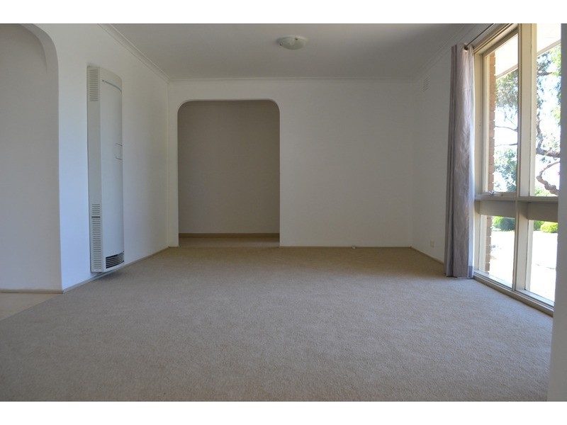 13 Churchill  Drive, Mooroolbark VIC 3138