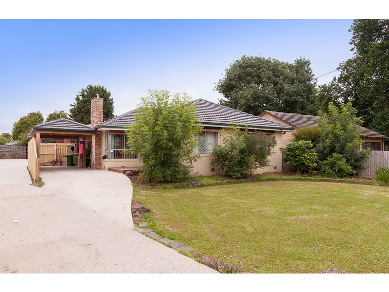 6 Kathy Court, Mooroolbark VIC 3138