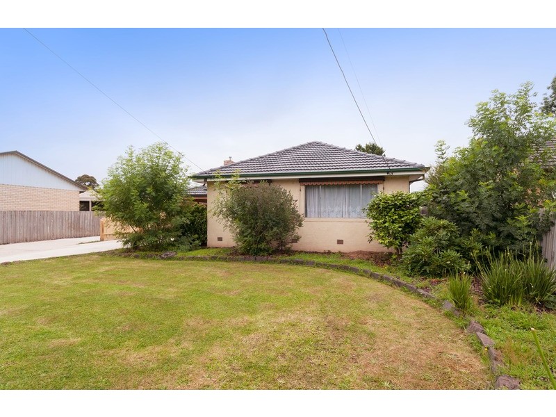 6 Kathy Court, Mooroolbark VIC 3138