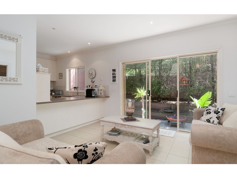 2/45 Bambra Street, Croydon VIC 3136