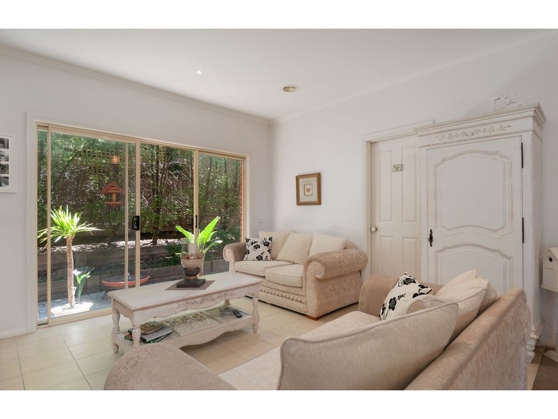 2/45 Bambra Street, Croydon VIC 3136