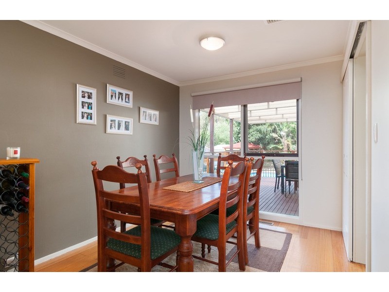 15 Nambour Drive, Mooroolbark VIC 3138