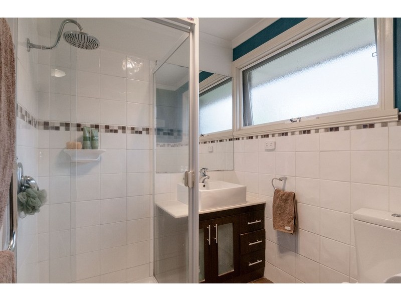 15 Nambour Drive, Mooroolbark VIC 3138