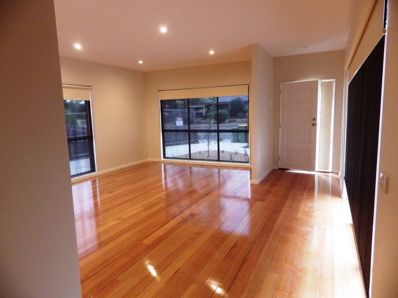 1/85 Esther Crescent, Mooroolbark VIC 3138