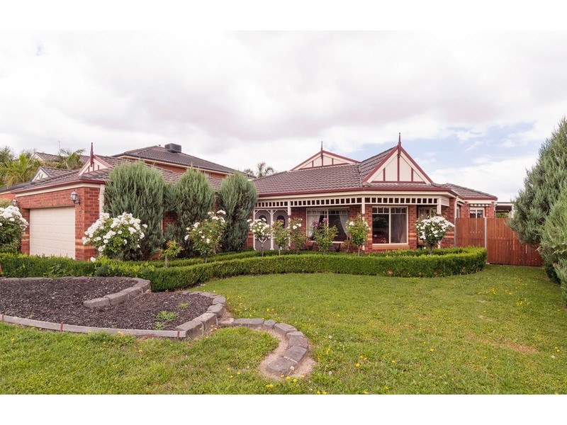 5 Paris  Court, Mooroolbark VIC 3138