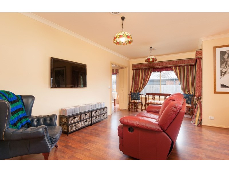 5 Paris  Court, Mooroolbark VIC 3138