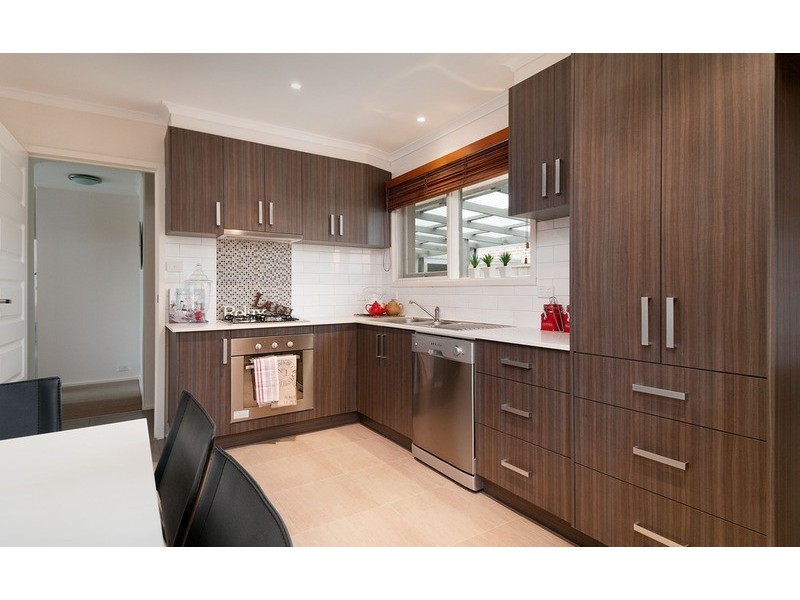 56 Longfellow Avenue, Mooroolbark VIC 3138