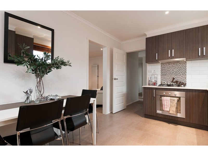 56 Longfellow Avenue, Mooroolbark VIC 3138
