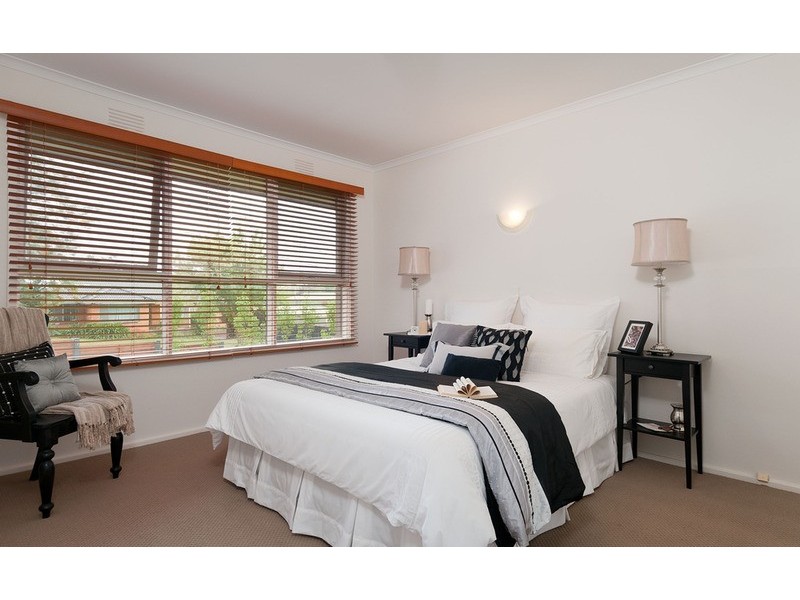 56 Longfellow Avenue, Mooroolbark VIC 3138