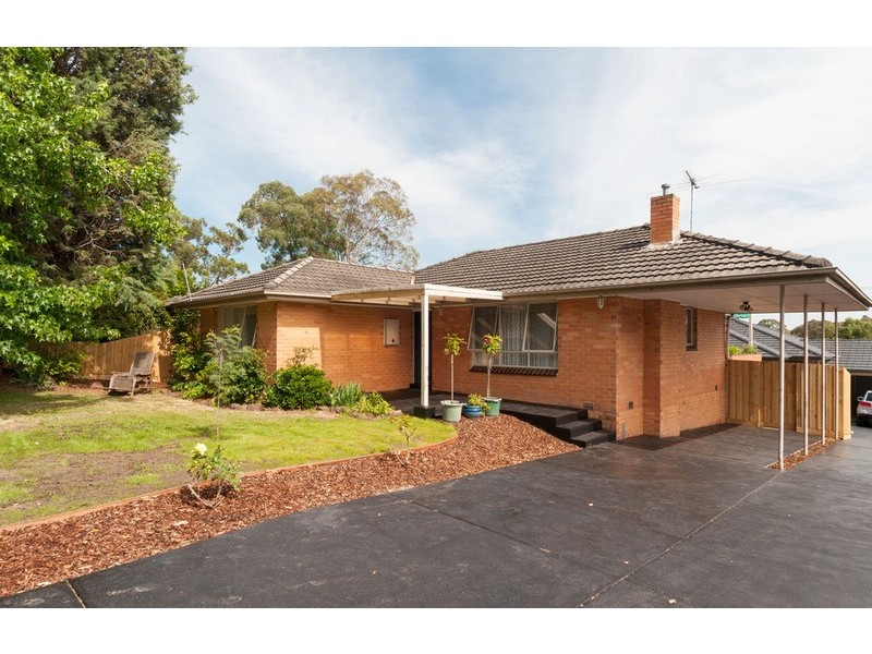 25 Lawson Road, Mooroolbark VIC 3138