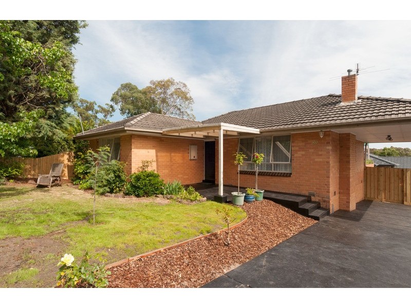 25 Lawson Road, Mooroolbark VIC 3138