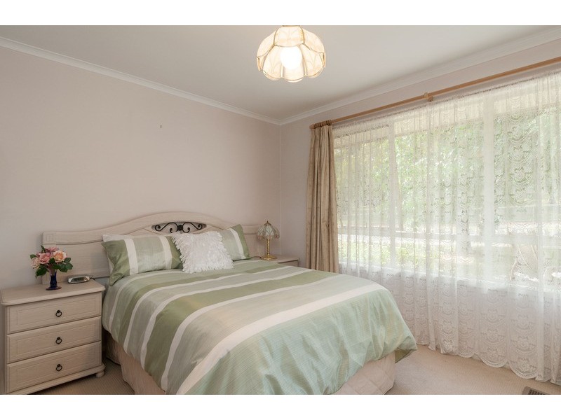 25 Lawson Road, Mooroolbark VIC 3138