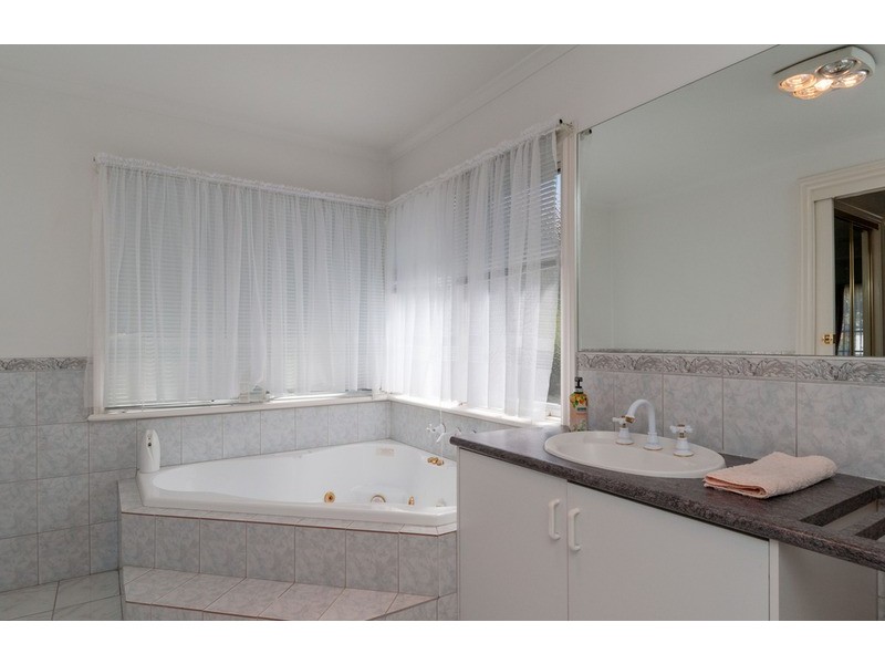 143 Lakeview Drive, Lilydale VIC 3140