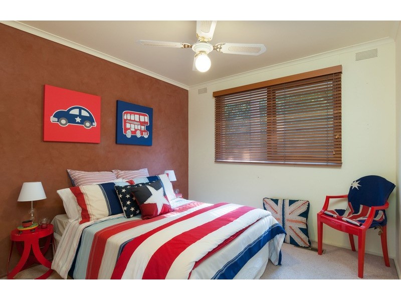 48 McDermott Avenue, Mooroolbark VIC 3138