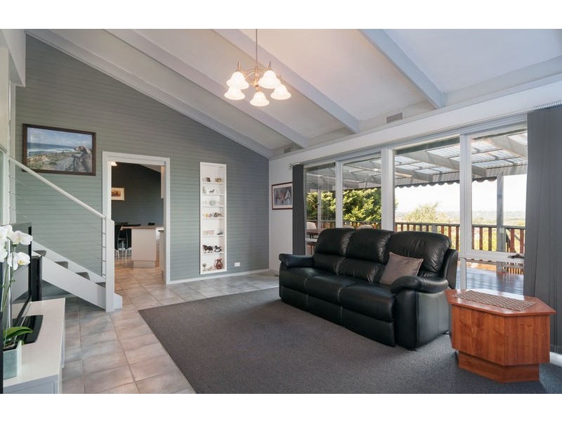 15 Edward Road, Chirnside Park VIC 3116