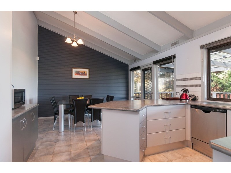 15 Edward Road, Chirnside Park VIC 3116